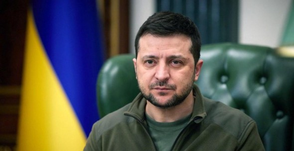 De ce se îmbracă Zelenski, președintele Ucrainei, doar în verde încă de la începutul războiului. Mesajul pe care îl ascunde această culoare